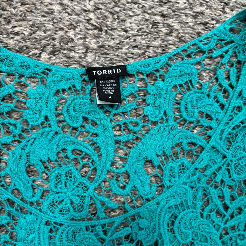 torrid Turquoise Crochet Lace Crop Top - Picture 3 of 3